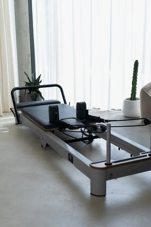 Queen Folding Reformer Customized by YOU – Tailored Elegance